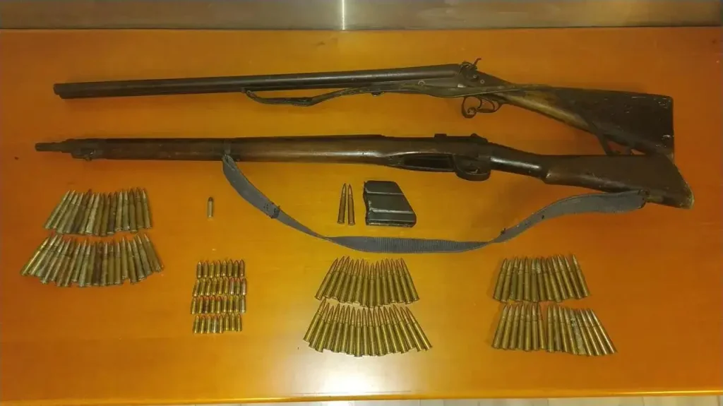 "Oργώνουν" οι αστυνομικοί τα Βορίζια – Οπλοστάσια και 17 προσαγωγές