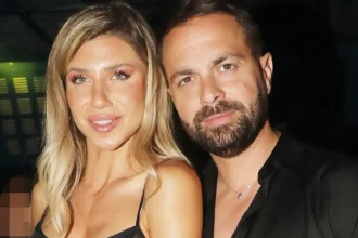 Ηλίας Βρεττός για τη σύζυγό του: «Ήμουν πάντα ρομαντικός αλλά στην Αναστασία μου βγήκε λίγο παραπάνω»