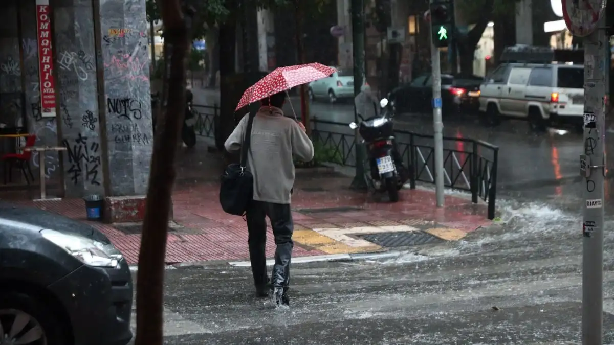 Συνεχίζεται η κακοκαιρία την Παρασκευή: Επίμονες και ισχυρές καταιγίδες στη Δυτική Ελλάδα