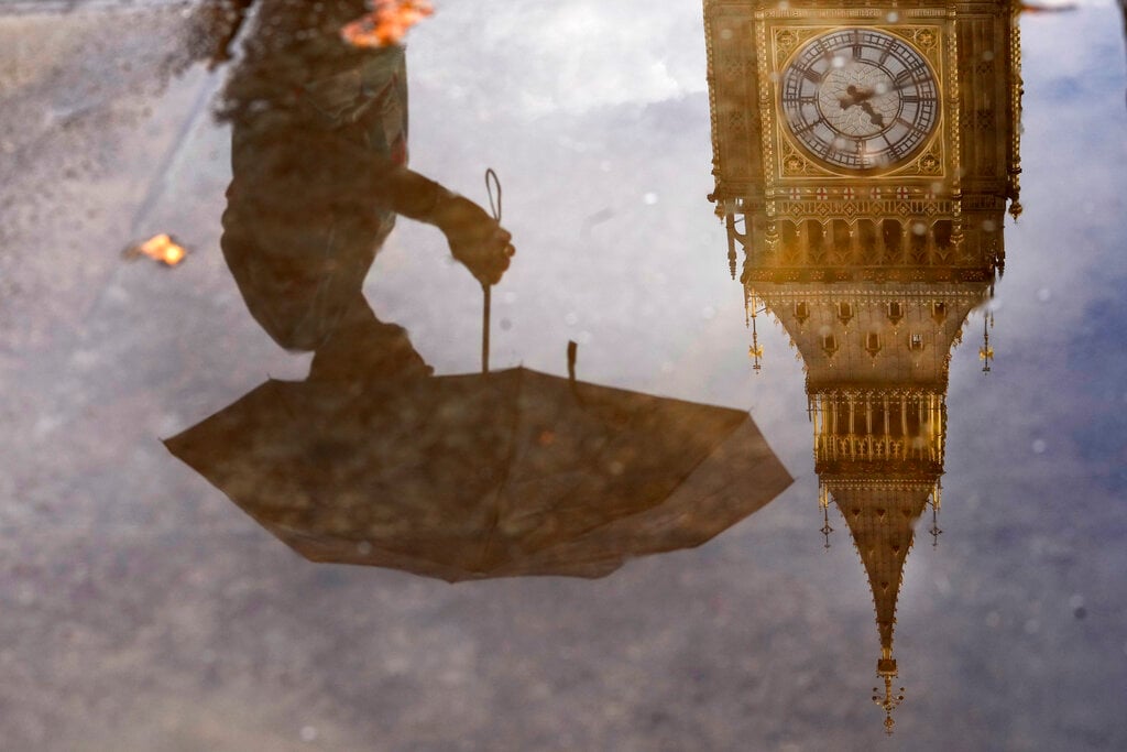 Μεγάλη Βρετανία: Βροχή ενός μήνα αναμένεται μέσα σε ένα 24ωρο