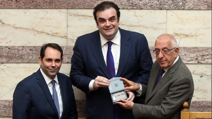 Βουλή: Κατατέθηκε ο κρατικός προϋπολογισμός του 2026