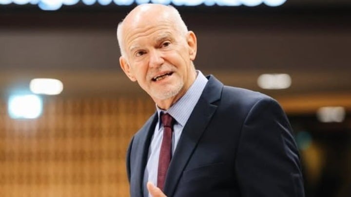 Γιώργος Παπανδρέου: «Πρέπει να ξανα- εφεύρουμε τη Δημοκρατία πριν τη διαλύσουν άλλοι»