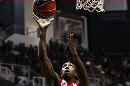 Με «καυτό» Λι, ο Ολυμπιακός νίκησε τον ΠΑΟΚ