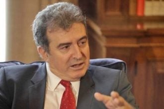 Μ. Χρυσοχοΐδης: 12.150 συλλήψεις κακοποιητών το 2025 - 450 καταγγελίες γυναικών το μήνα