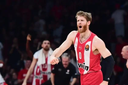 Ολυμπιακός – Παρί: Η παρακάμερα του αγώνα και τα «σκυλιά» των Πειραωτών