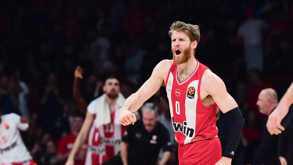 Ολυμπιακός – Παρί: Η παρακάμερα του αγώνα και τα «σκυλιά» των Πειραωτών