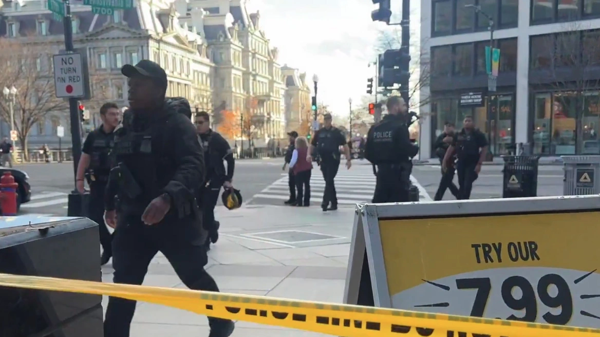 Νεκρά δύο μέλη της Εθνοφρουράς από πυροβολισμούς στον Λευκό Οίκο - «Το ζώο που άνοιξε πυρ θα το πληρώσει ακριβά», λέει ο Τραμπ