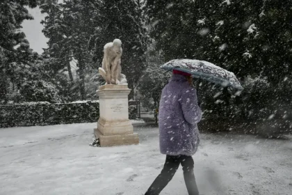 Καιρός: Βροχές και πτώση της θερμοκρασίας τις επόμενες ημέρες – Έρχεται 3ήμερη κακοκαιρία με καταιγίδες και χιόνια