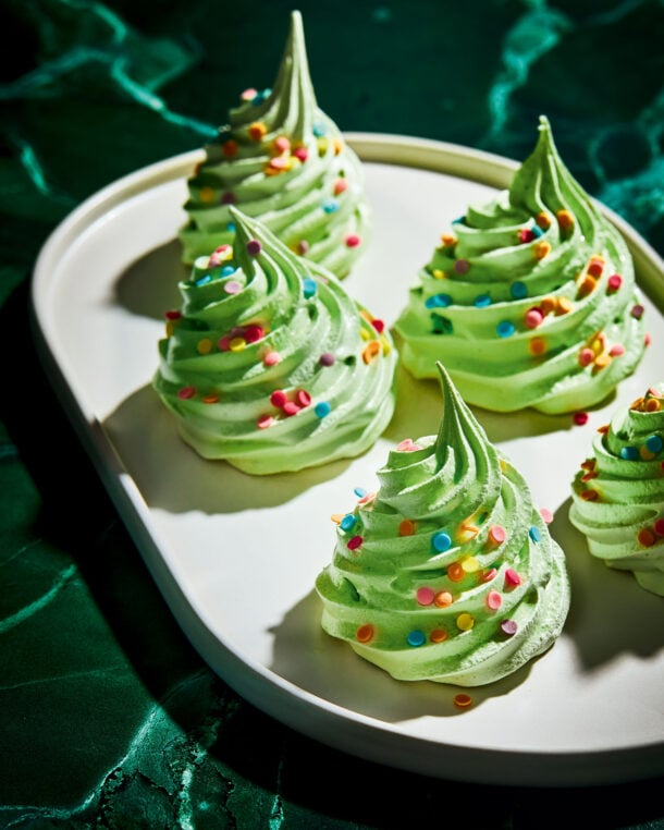 Χριστουγεννιάτικα δεντράκια από μαρέγκα