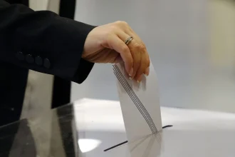 Pulse: Στο 30% η ΝΔ με 16 μονάδες προβάδισμα από το ΠΑΣΟΚ - Στο 59% οι θετικές γνώμες για τις ενεργειακές συμφωνίες