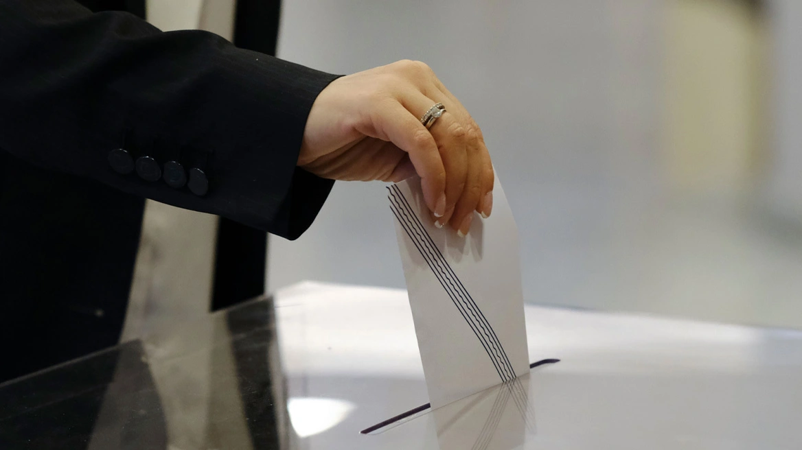 Pulse: Στο 30% η ΝΔ με 16 μονάδες προβάδισμα από το ΠΑΣΟΚ - Στο 59% οι θετικές γνώμες για τις ενεργειακές συμφωνίες