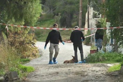 Σαλαμίνα: Η 75χρονη ξεψύχησε λέγοντας το «πάτερ ημών» – Αποκαλούσε τη δολοφόνο της «αγόρι μου» 