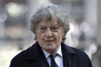 Πέθανε ο οσκαρικός σεναριογράφος Τομ Στόπαρντ