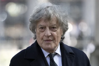 Πέθανε ο οσκαρικός σεναριογράφος Τομ Στόπαρντ