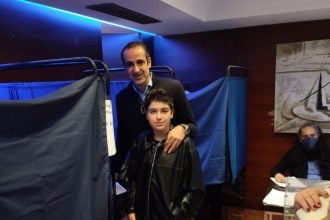 Ο Γρηγόρης Δημητριάδης ψήφισε στις εσωκομματικές εκλογές της ΝΔ μαζί με τον γιο του - Η ζεστή ανάρτηση