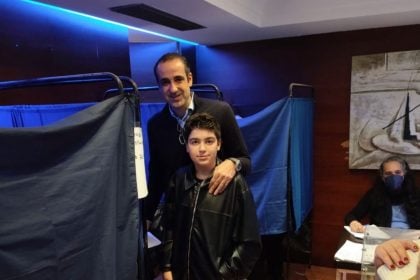 Ο Γρηγόρης Δημητριάδης ψήφισε στις εσωκομματικές εκλογές της ΝΔ μαζί με τον γιο του - Η ζεστή ανάρτηση