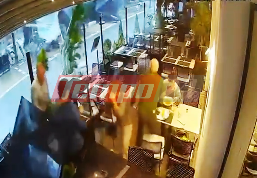 ΒΙΝΤΕΟ: Η στιγμή που ο ανεμοστρόβιλος «χτυπά» την Πάτρα - Έτρεχαν θαμώνες καταστημάτων για να γλιτώσουν από τις τζαμαρίες!