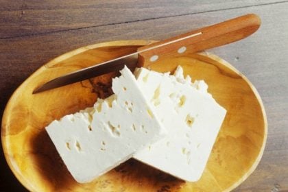 Λιγότερο γάλα λόγω ευλογιάς στα τυροκομεία - «Θα φτάσει 20 ευρώ η φέτα»