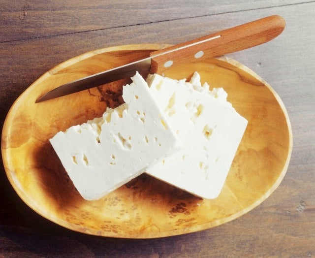 Λιγότερο γάλα λόγω ευλογιάς στα τυροκομεία - «Θα φτάσει 20 ευρώ η φέτα»