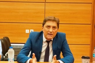 Κ. Καρπέτας: Η περιφερειακή Αρχή Φαρμάκη ζητά να μοιραστούμε την αποτυχία της στον Οδοντωτό