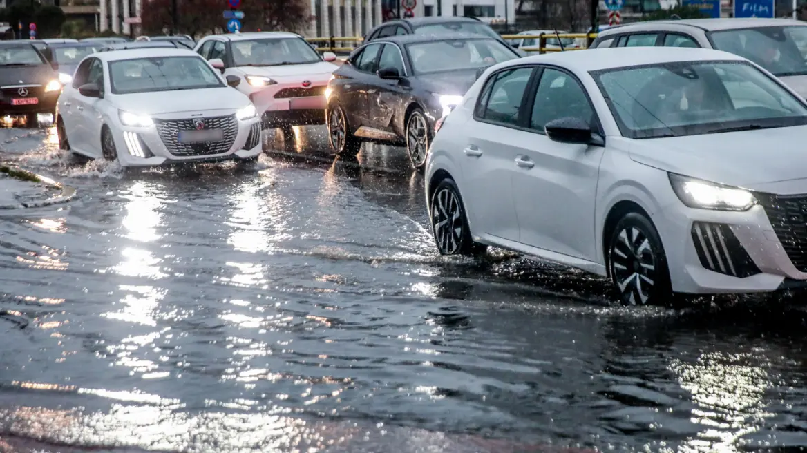 Γιατί πλημμύρισε η Αττική με 40 χιλιοστά βροχής, «πνίγηκαν» Ζωγράφου, Γουδί - Η ανάλυση Κολυδά
