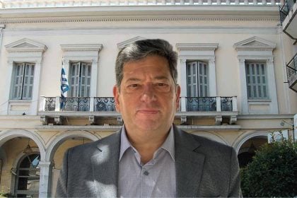 Πρόεδρος δύο ρόλων: Υπηρετεί το εμπόριο ή την κυβέρνηση;