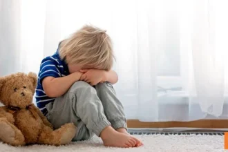 20χρονος ασελγούσε στα δύο ανίψια του, 2 και 4 ετών μαζί με τον σύντροφό του – Βιντεοσκοπούσαν τις αποτρόπαιες πράξεις τους