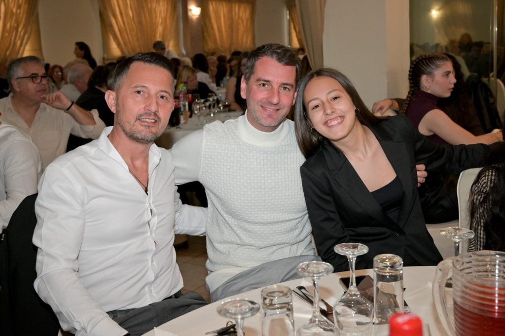 Με επιτυχία πραγματοποιήθηκε το πρώτο εορταστικό γλέντι του Πολιτιστικού Συλλόγου Αμπελοκήπων «Η ΠΡΟΟΔΟΣ» - ΦΩΤΟ