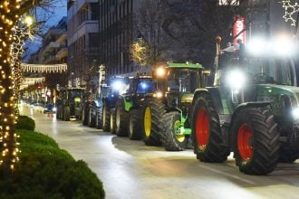 Ανυποχώρητοι οι αγρότες στα μπλόκα της Δυτικής Θεσσαλίας – «Δεν πρόκειται να κάνουμε πίσω»
