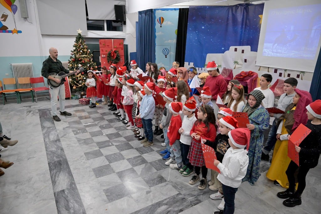  Χριστουγεννιάτικη ατμόσφαιρα στα ΚΔΑΠ του Δήμου Πατρέων - ΦΩΤΟ