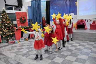  Χριστουγεννιάτικη ατμόσφαιρα στα ΚΔΑΠ του Δήμου Πατρέων - ΦΩΤΟ