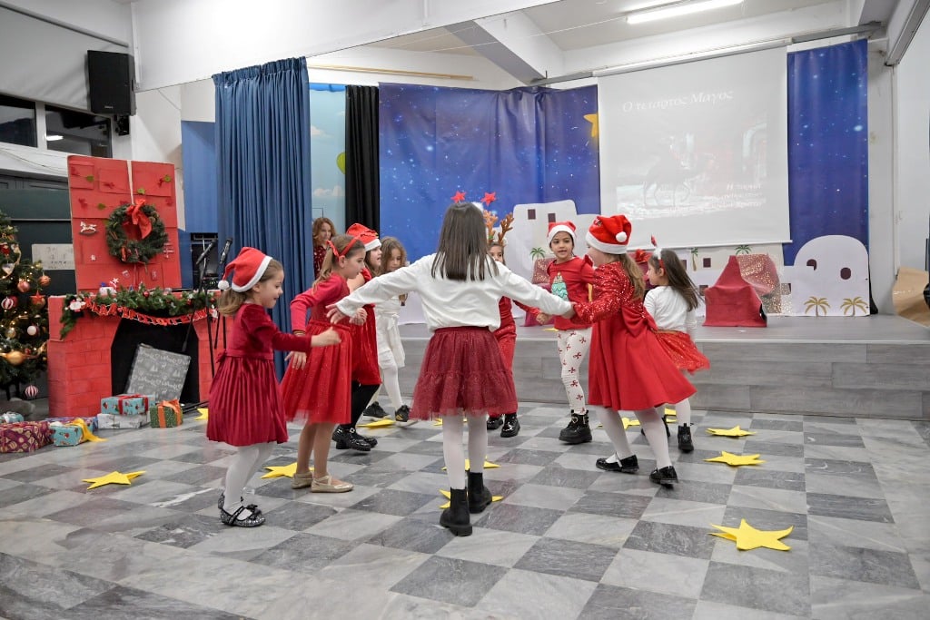  Χριστουγεννιάτικη ατμόσφαιρα στα ΚΔΑΠ του Δήμου Πατρέων - ΦΩΤΟ