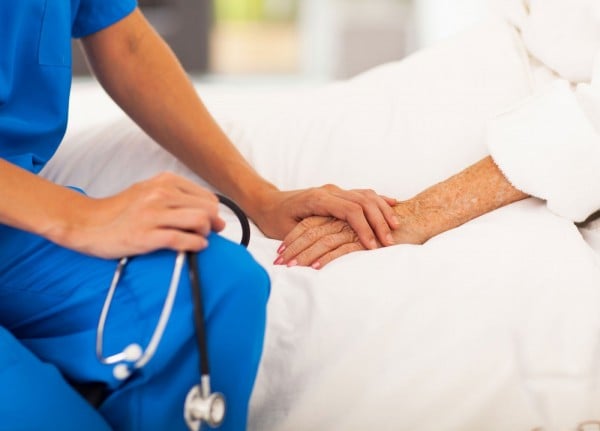 Ευχαριστίες της οικογένειας Καραμπούλα σε ιατρικό και νοσηλευτικό προσωπικό του νοσοκομείου "Αγ. Ανδρέας"