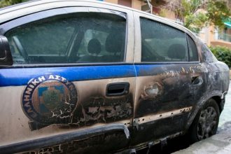 Εμπρηστική επίθεση σε περιπολικό της ΕΛ.ΑΣ.