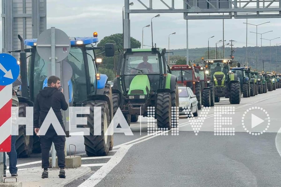 Αγρότες: Μπλόκο σε Πατρών-Πύργου και Ολυμπία οδό, έριξαν γάλα στον δρόμο κι έκαψαν σανό (ΦΩΤΟ)