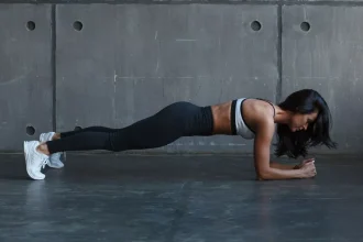 5 ασκήσεις που θα δυναμώσουν τα χέρια σας αμέσως