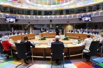 ΕΕ: Συμφωνία χρηματοδότησης της Ουκρανίας με δάνειο 90 δισ. ευρώ