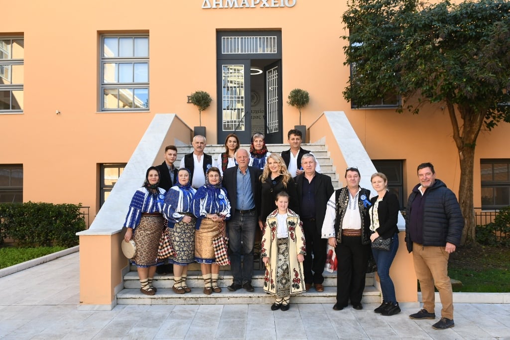 Παραδοσιακά Χριστουγεννιάτικα κάλαντα της Ρουμανίας στην Πάτρα (ΦΩΤΟ)