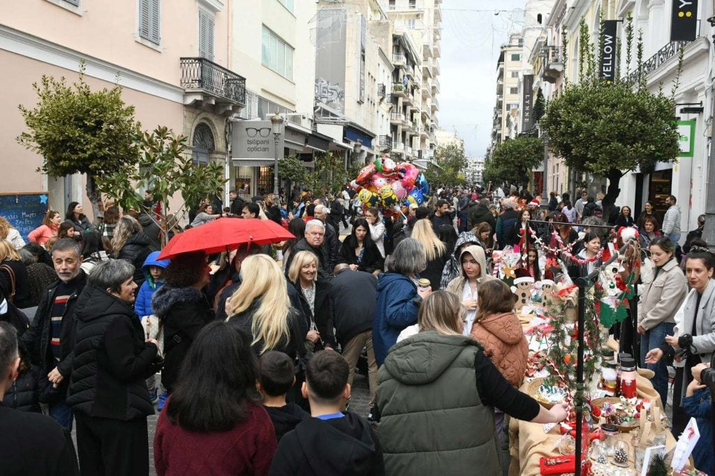«ΦΛΟΓΑ» Πάτρας: Μαθητές - εκπαιδευτικοί και γονείς 64 σχολείων της Αχαΐας δίδαξαν τι σημαίνει αγάπη και αλληλεγγύη (ΦΩΤΟ)