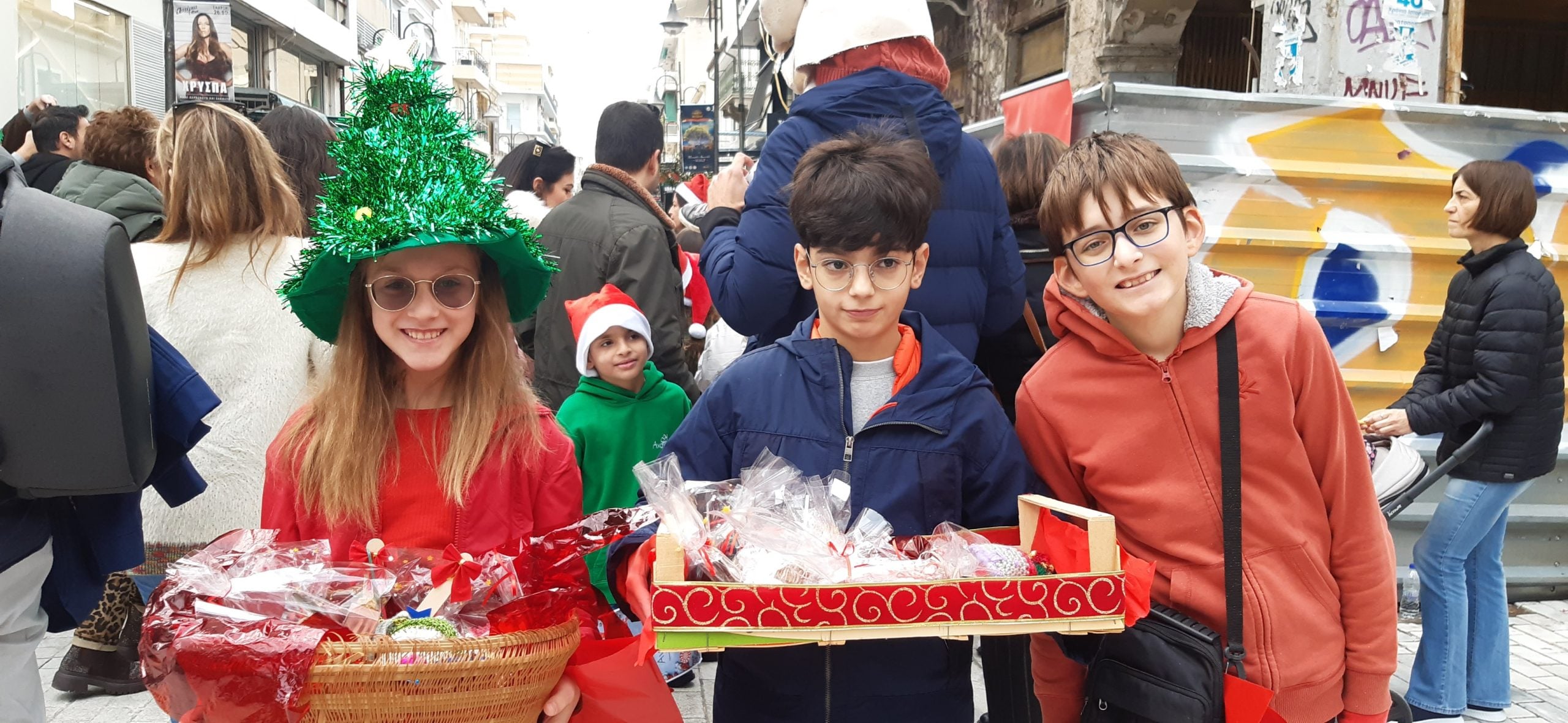 Χριστουγεννιάτικο μπαζάρ για τα παιδιά της "Φλόγας", το Σάββατο στον πεζόδρομο Μαιζώνος και Αγίου Νικολάου