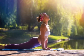 «Ξυπνήστε» τη λίμπιντο με γιόγκα – 4 στάσεις που ανεβάζουν τη σεξουαλική διάθεση