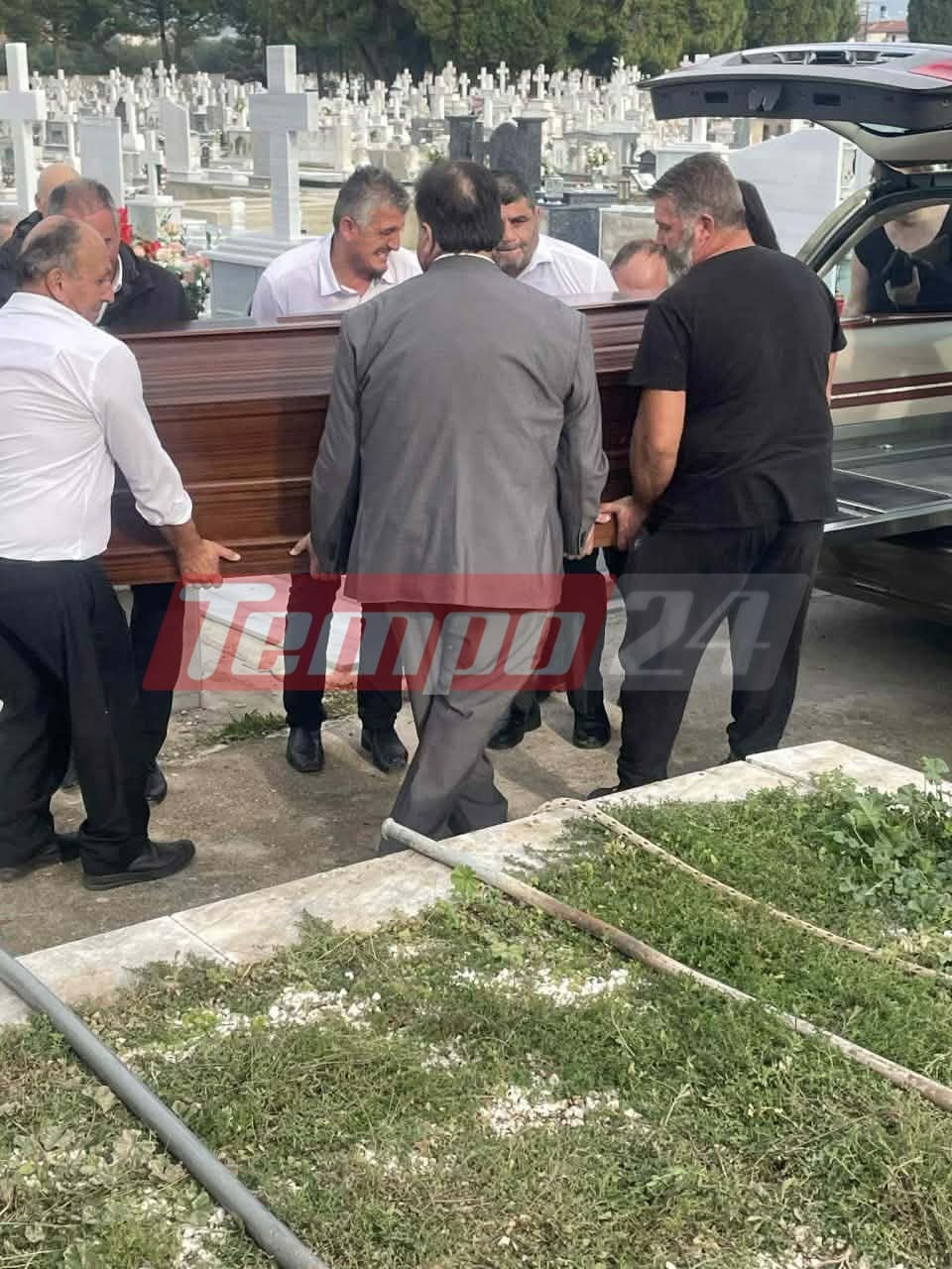 Πάτρα: Τελευταίο αντίο στον τενόρο Νίκο Παπακώστα ΦΩΤΟ