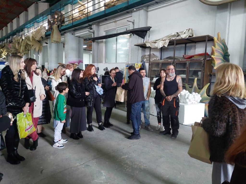 Ξενάγηση στο Καρναβαλικό Εργαστήρι για εκπροσώπους των Επιμελητηρίων από όλη την Ελλάδα