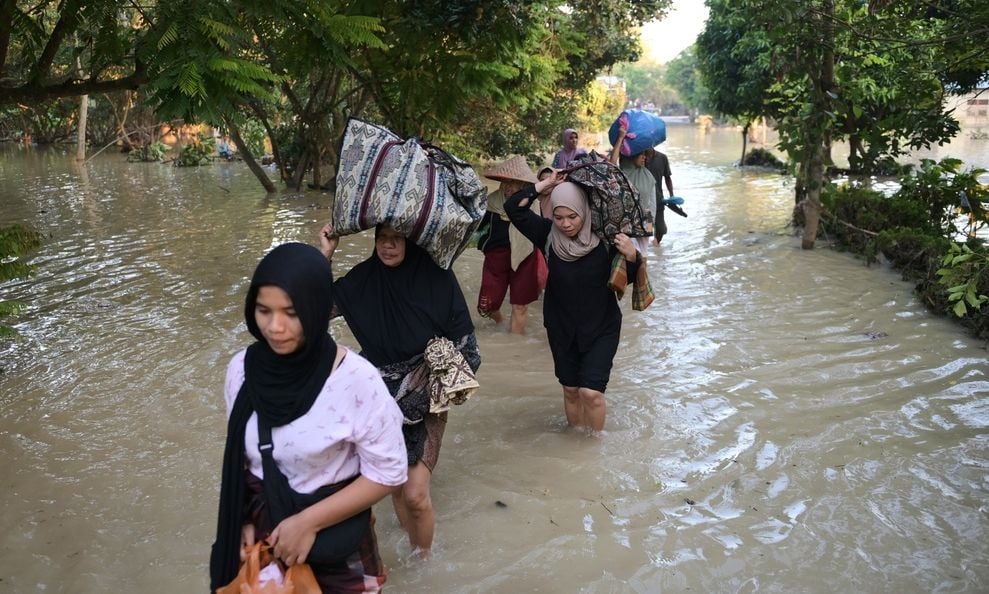 Βιβλική καταστροφή στην Ασία: Πάνω από 600 νεκροί, 4 εκατομμύρια πληγέντες από τις πλημμύρες ΒΙΝΤΕΟ