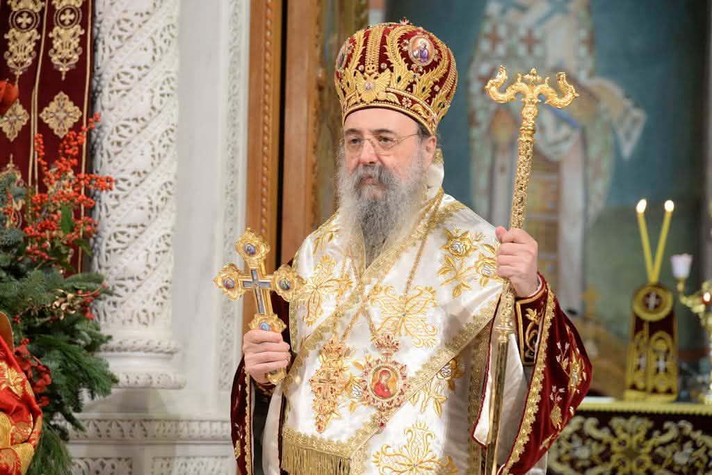 Πάτρα: Πλήθος πιστών στην λειτουργία των Χριστουγέννων ΦΩΤΟ