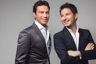 Ο Μάριος Φραγκούλης και ο Γιώργος Περρής έρχονται στην Πάτρα με γιορτινή διάθεση