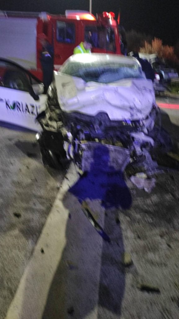 ΝΕΟΤΕΡΑ: Ένας νεκρός από το τροχαίο στο Λάππα Δυτικής Αχαΐας - Δύο σοβαρά τραυματίες - Μικροεπεισόδια στο σημείο - ΦΩΤΟ