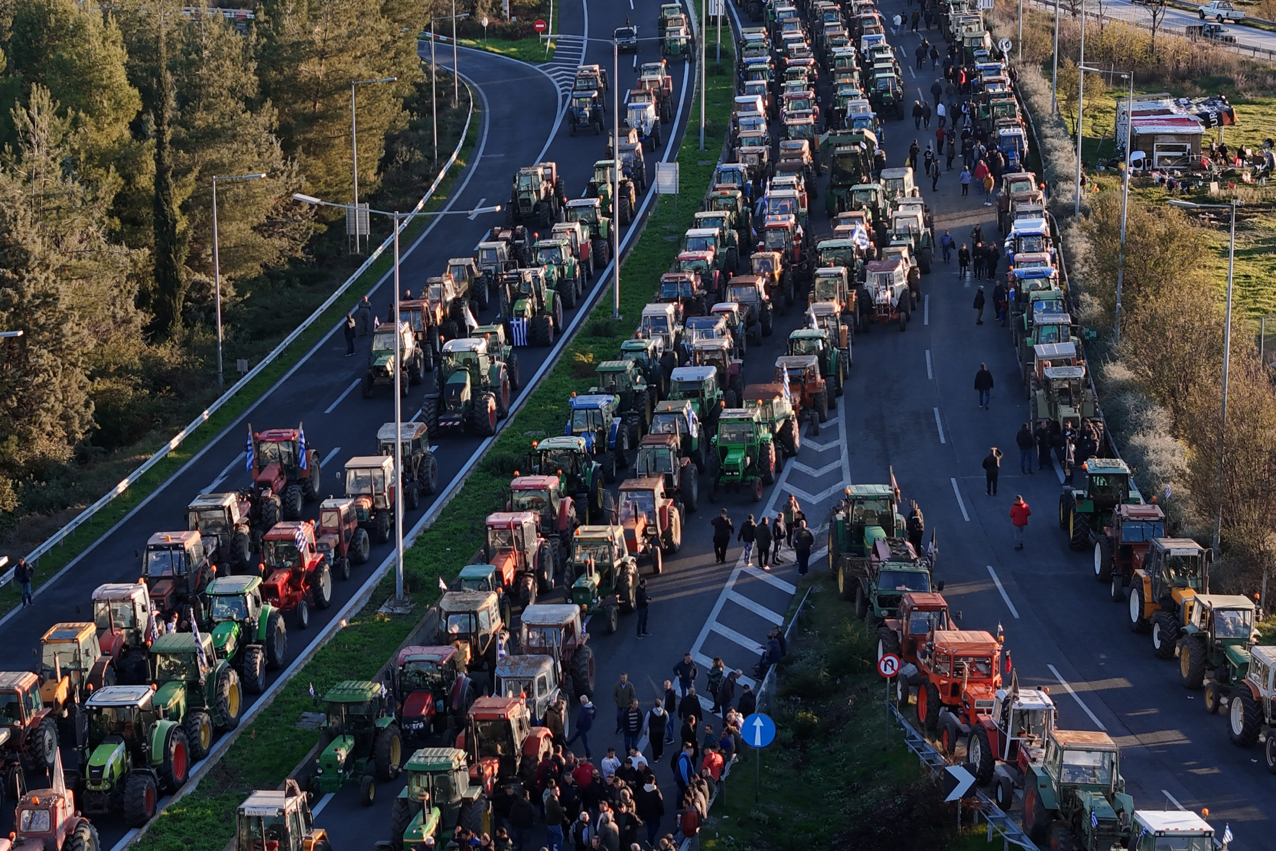 Ετοιμάζονται και για νέα μπλόκα οι αγρότες: «Θα γεμίσουμε τη χώρα με τρακτέρ» -  Μαρινάκης: «Οι δρόμοι θα είναι ανοιχτοί, ο νόμος θα εφαρμοστεί»