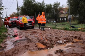 «Η κακοκαιρία δεν έχει τελειώσει»: Οι 7 περιοχές που αναμένονται ισχυρές καταιγίδες μέχρι το πρωί του Σαββάτου
