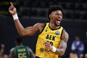 ΑΕΚ: Πρόβλημα με Κρις Σίλβα πριν τον Παναθηναϊκό
